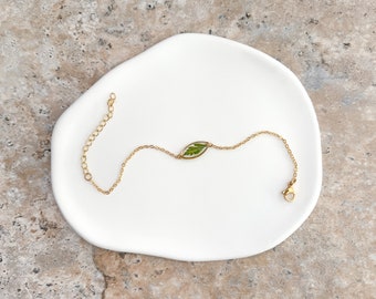 Pressed Fern Leaf Bracelet Tiny Minimalist Dainty 18k Gold Bracelet Preserved Plant Terrarium Resin Jewelry Fitted Adjustable Bridesmaid