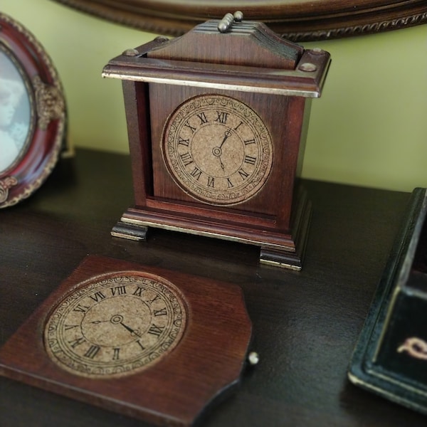 Dessous de verre horloge en bois vintage, set de 6 sous verres avec liège avec heure, décor de table, cadeau collection, déco maison.