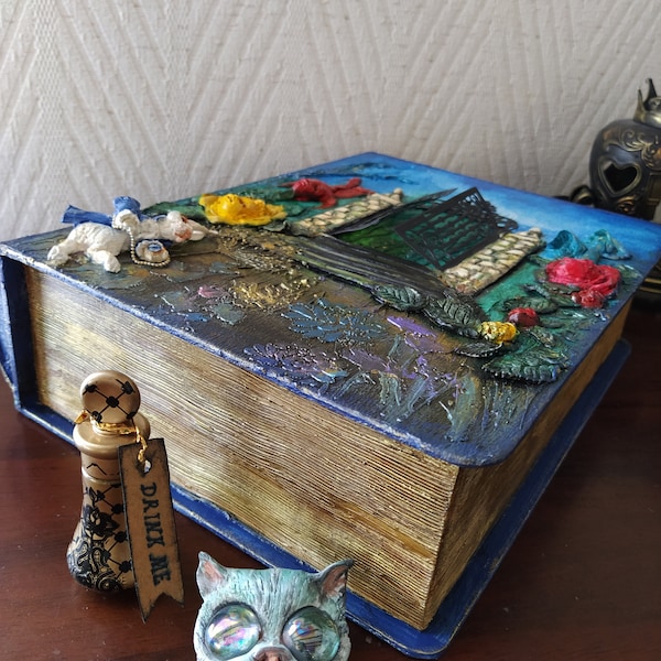 Grande boîte-livre "Alice au Pays des merveilles" unique fait main rangement de bureau style art-déco coffre à bijoux organisateur cadeau