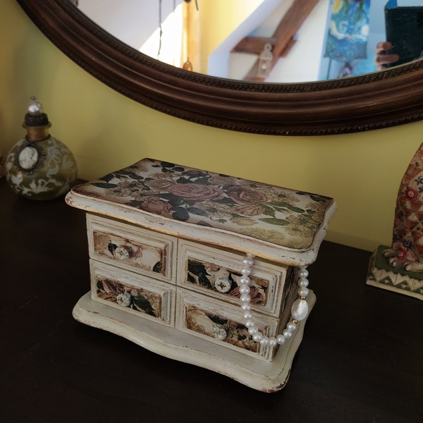 Boîte à bijoux style Shabby chic petite commode avec tiroirs doublée de feutré décor volumineux à l'intérieur unique fait main cadeau déco