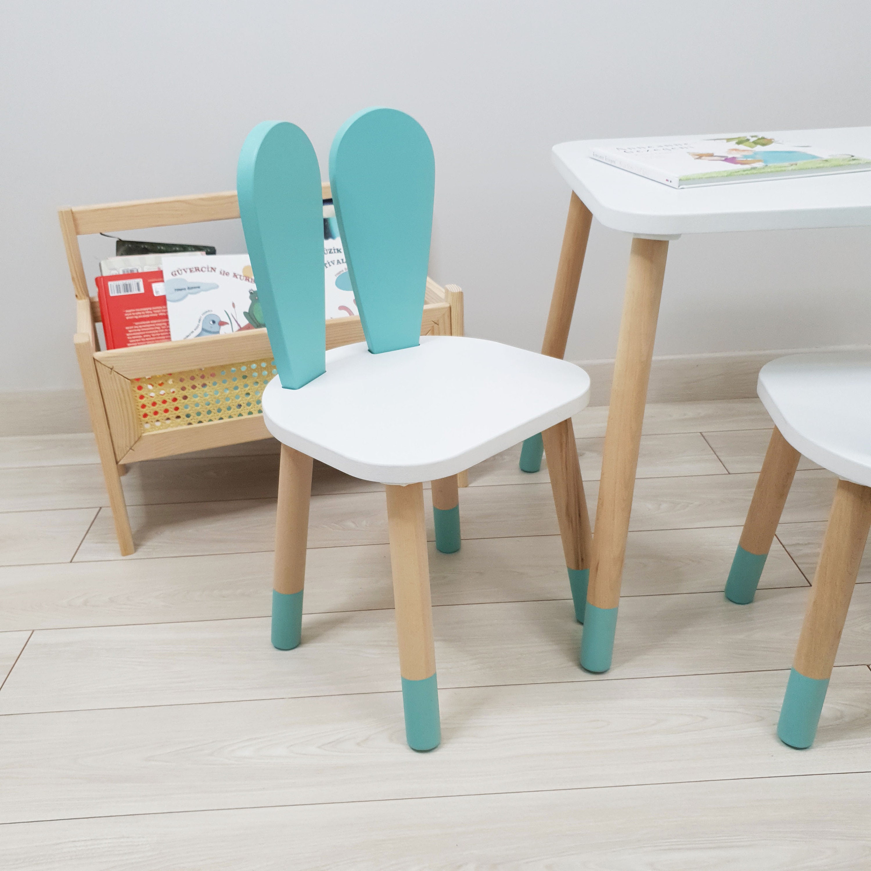 Juego de mesa y silla infantil de madera HOMCOM 80x60x57,5 cm gris