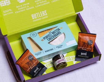 Mini Perfect British Cheeseboard with Crackers & Chutney | Letterbox Cheese Gift | Award Winning Hard, Blue and Soft Cheese Hamper
