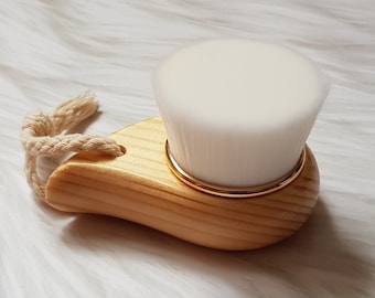 Facial cleansing brush