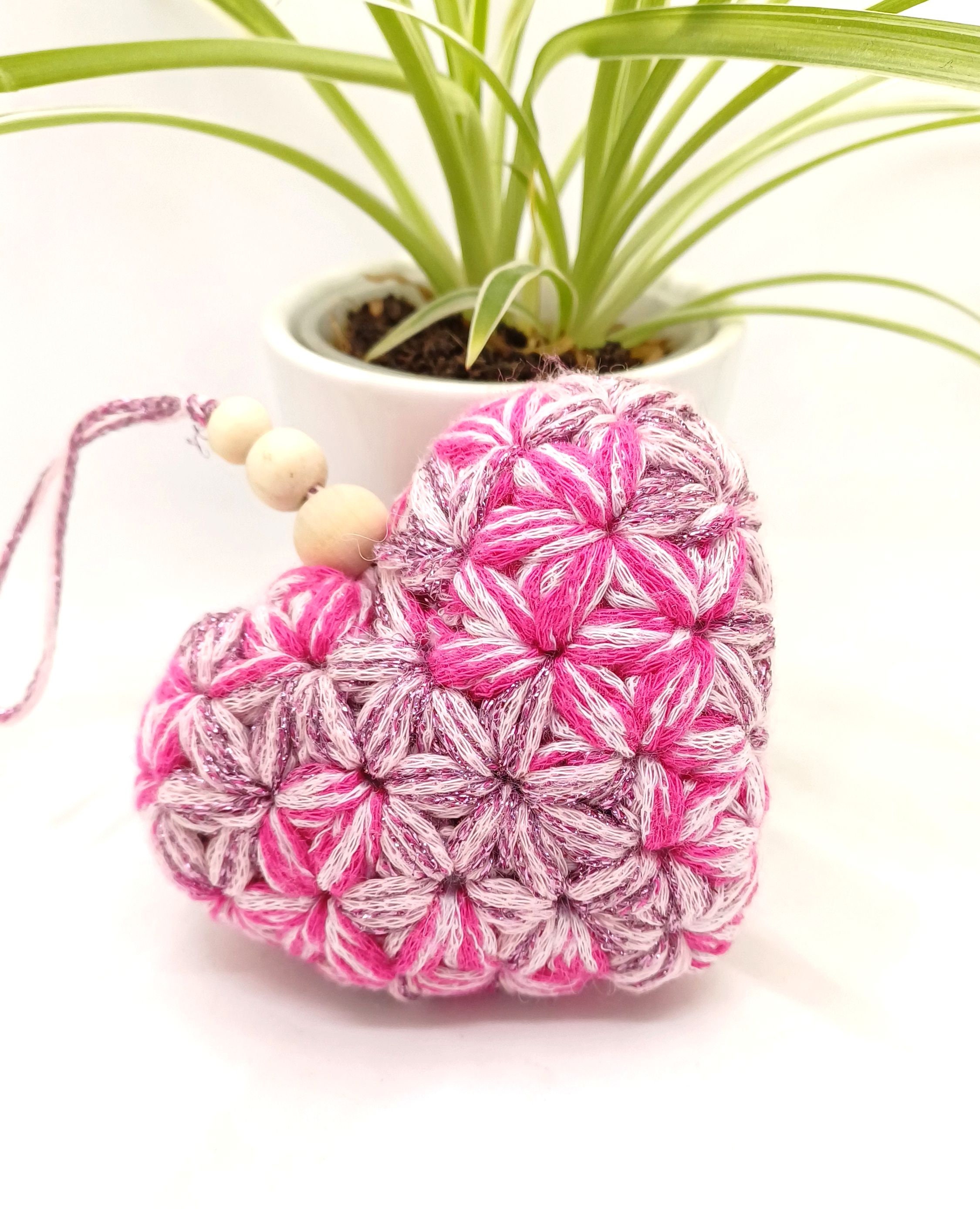 Jasmine Stitch Heart Decoration | Crochet 3D Heart | Heart Plushie