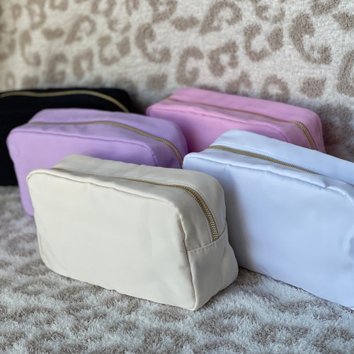 SAC UNIQUEMENT-Grande trousse de toilette pour maquillage cosmétique-Cadeau personnalisé-Trousse de voyage-Sac de demoiselle d'honneur-Sac en nylon-preppy-Rentrée scolaire-professeurs cadeau-casier