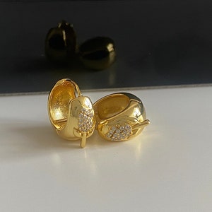 tulip earrings