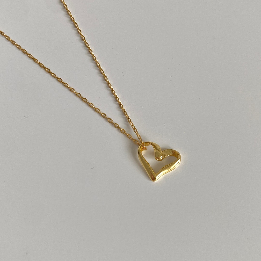 Delicate Heart Chain Necklace – Gold main image 1
