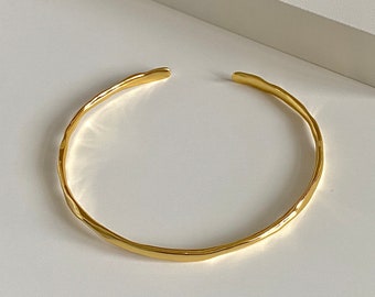 Bracciale minimalista in oro 18 carati / Bracciale d'amore in argento placcato oro dell'amicizia / Bracciale in argento semplice fatto a mano / Regalo per lei