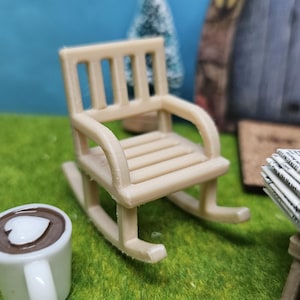 Wichtel Mini Schaukelstuhl, Lehnstuhl als Zubehör für Wichtelstreiche, Wichtelzeit, als Wichtelzubehör oder Puppenhaus