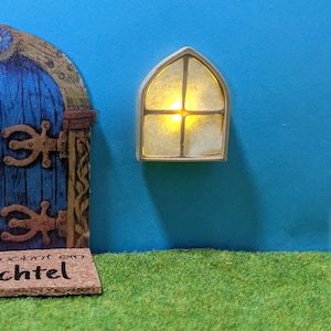 Wichtel Fenster mit LED Beleuchtung (ohne Kabel) mit "Fernbedienung" als Wichtelzubehör, Miniatur, Deko, Puppenhaus oder als Wichtel-Zubehör