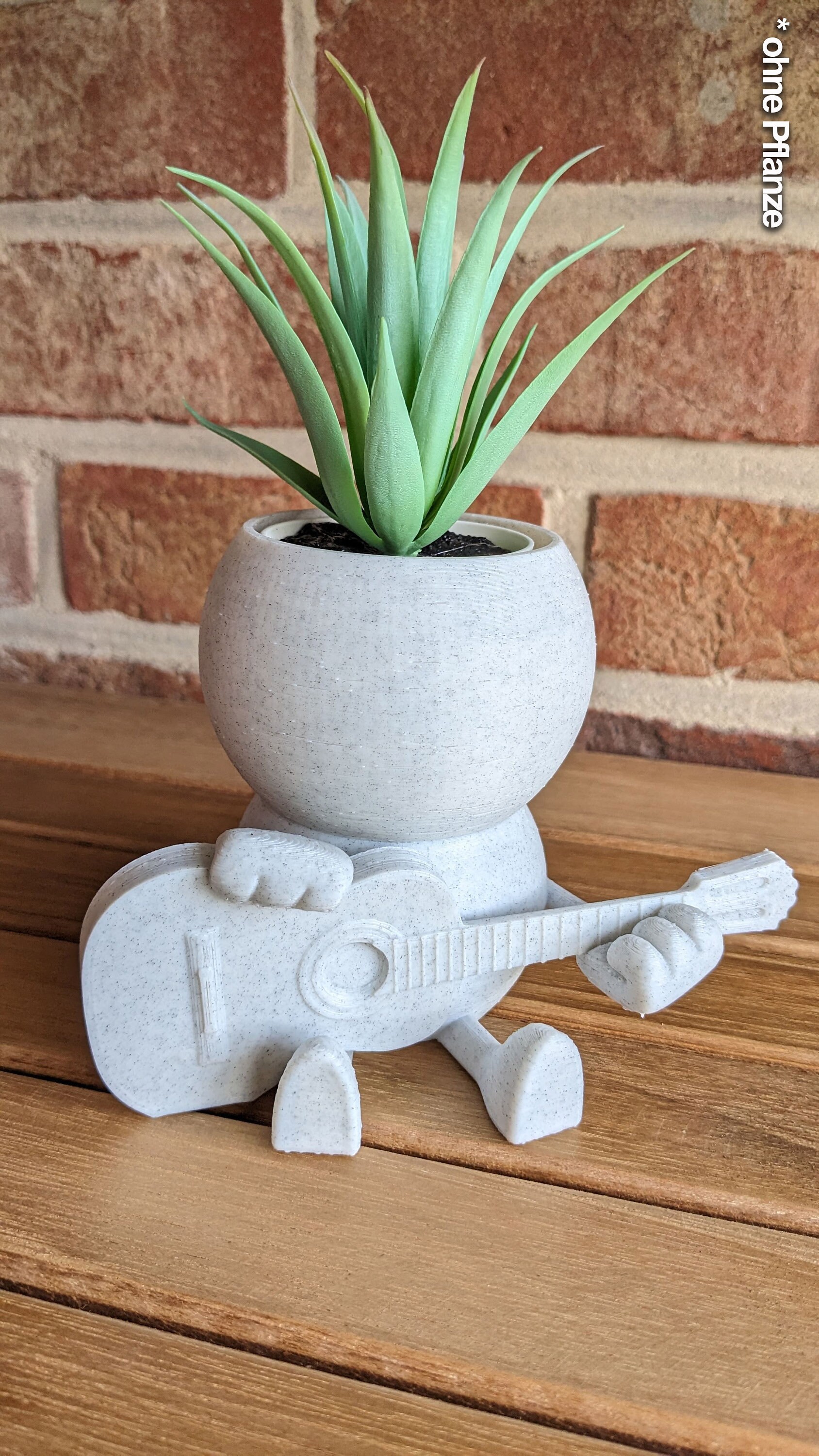 Harry Plant "Johnnyplant" funny flowerpot with guitar - Made in Germany