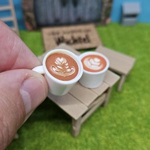 2 Stk. Kaffeetassen Kaffee Becher und/oder Tassen für Wichtel oder Puppenhaus in 1/12 - Perfekt zur Wichtelzeit für Wichtelstreiche