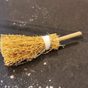 Wichtel Besen für Wichtelhaus, Wichteltür oder Wichtelstreiche, Wichtelbesen, Hexengeburtstag, Tischdeko für Hexen Kindergeburtstag