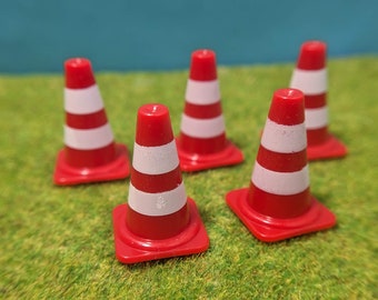 5 pezzi di piloni per gnomi per cantiere di gnomi - coni in miniatura per cantiere di gnomi in rosso e bianco per cantiere di gnomi, scherzi di gnomi, accessori di gnomi