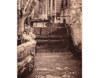 Vintage Avignon ansichtkaart Rue Pittoreque Teinturiers Franse waterradscène