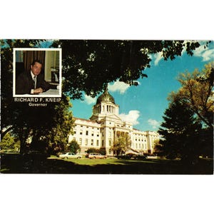 Carte postale vintage représentant la capitale de l'État du Dakota du Sud avec le gouverneur Richard F. Kneip