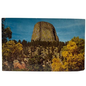 Carte postale vintage 1963 du Devils Tower National Monument Wyoming
