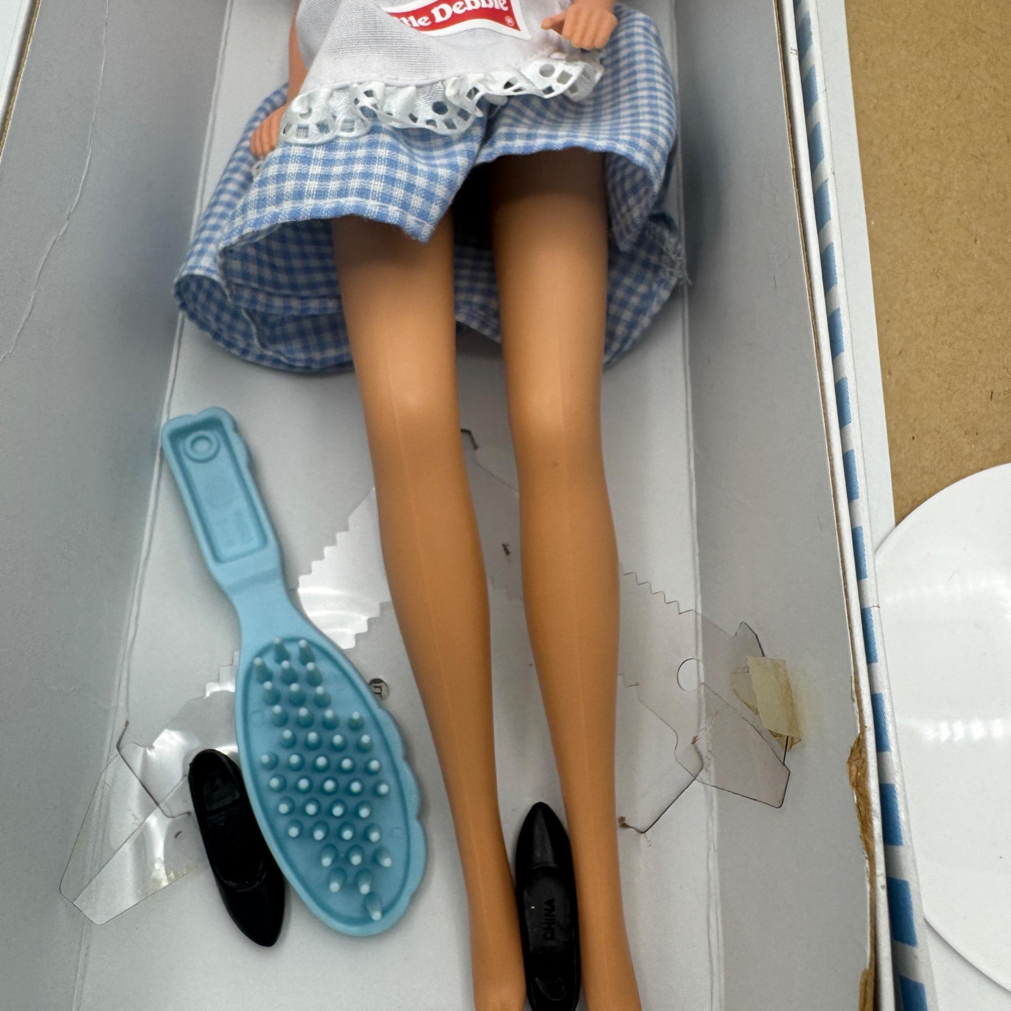 Little Debbie Barbie Collectors Edition Doll Blue Gingham Dress Mattel 1993  Box