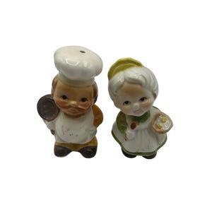 Vintage Chef & Granny Ceramic Salt And Pepper Shakers Set Korea Collectible