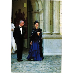 CPM AK Kung Carl Gustaf och Drottning Silvia Svenska kungahuset Vykort