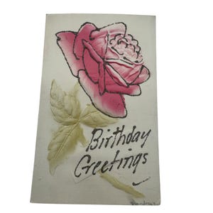 Carte postale vintage de voeux d'anniversaire en relief avec un design rose