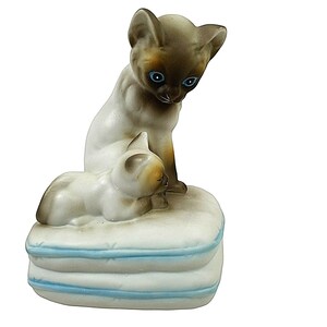 Vintage Siamese Cat Kitten Mann Music Box Plays You Light Up My Life 1982 Japan