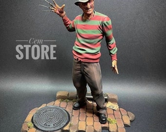 Freddy Krueger statue 1/5 Scale 35cm & Hand-painted collectible