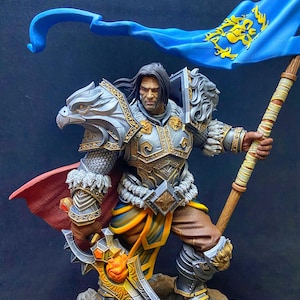 Varian Wrynn statue - World of Warcraft Collectible