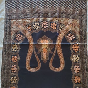 Pashmina shawl