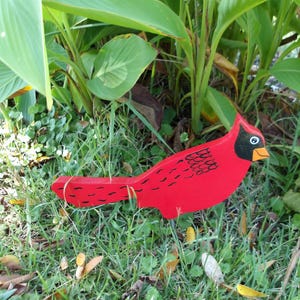 Cardinal Garden Stake: Yard Decoration