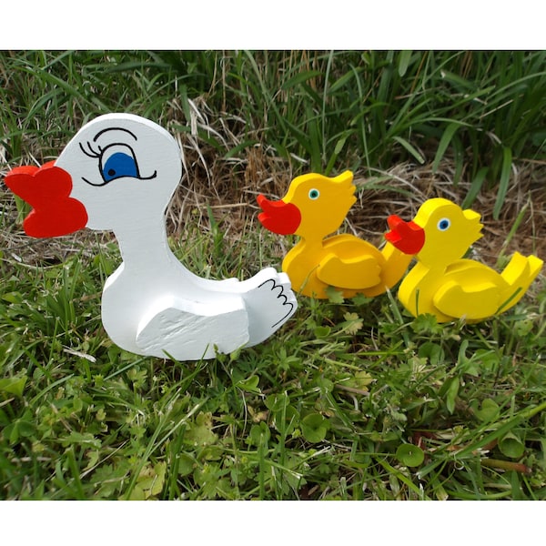 Duck Lawn Decorations Yellow and White Wooden Ducks Yard Art Garden Stakes