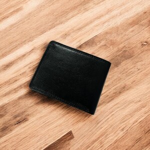 Cartera de cuero para hombre con RFID, plegable, segura y duradera, con capacidad adicional, regalo para hombre, billetera minimalista, porta efectivo artesanal, color negro
