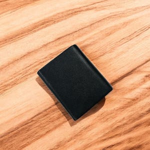 Cartera de cuero para hombre con RFID, plegable, segura y duradera, con capacidad adicional, regalo para hombre, billetera minimalista, porta efectivo artesanal, color negro