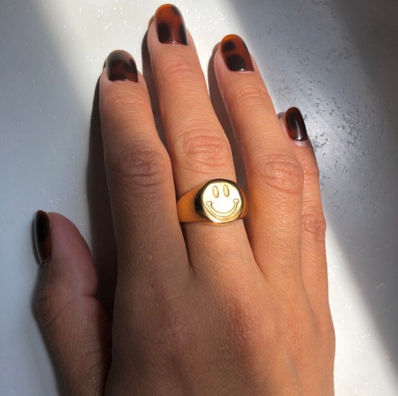 18k Gold Smiley Face Ring Stackable Happy Ring Gold Emoji Ring