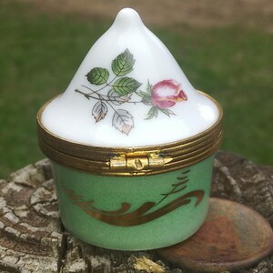 Artoria Limited Edition Rose Limoges Trinket Box Very Rare Find Rose France 80s/90s Porcelain Louis XVI image 2