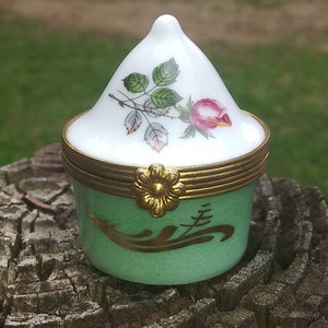 Artoria Limited Edition Rose Limoges Trinket Box Very Rare Find Rose France 80s/90s Porcelain Louis XVI image 1