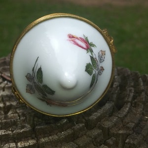 Artoria Limited Edition Rose Limoges Trinket Box Very Rare Find Rose France 80s/90s Porcelain Louis XVI image 7