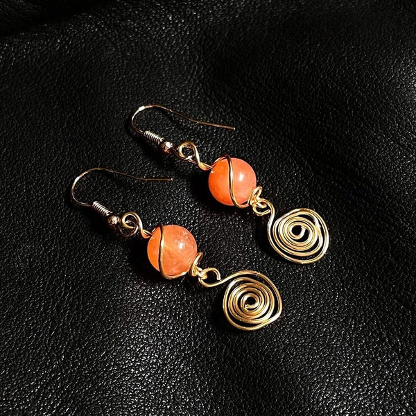 Boucles d'oreilles Orange Sun Stone, boucles d'oreilles enroulées de fil, bijoux enroulés de fil, boucles d'oreilles en pierres précieuses