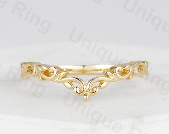 14K Gold Chevron Leaf Ring: Vintage Celtic Wedding Band