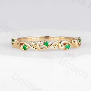 Vintage Emerald 14K Gold Wedding Ring: Celtic Floral Band