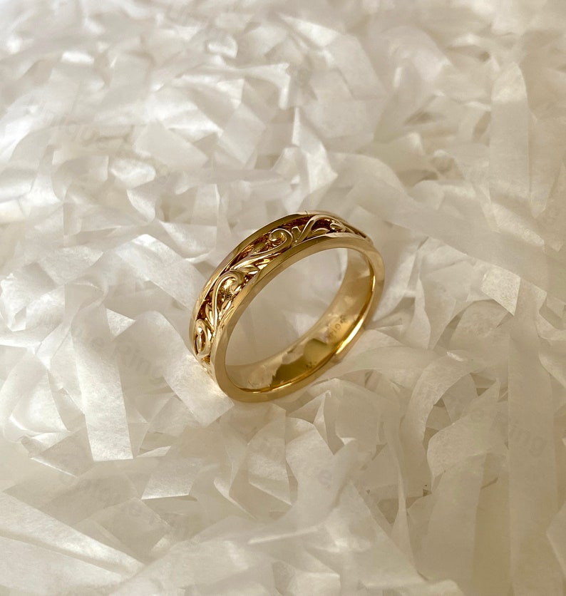 Cottagecore Leaf Solid Gold Mens Band Ring , 14K Gold Floral Wedding Ring ,Unique Wedding Ring 14K Gold Flower Pattern Band image 5