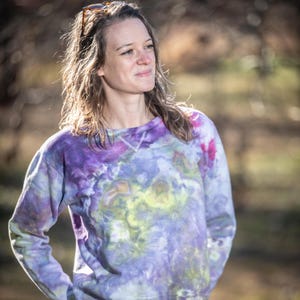 Blossom Hand Tie Dyed Sweatshirt Adult Gender Neutral Soft Cotton Blend Crewneck Sz M Boho Tie Dye Casual Loungewear Gift Hippie Artisan