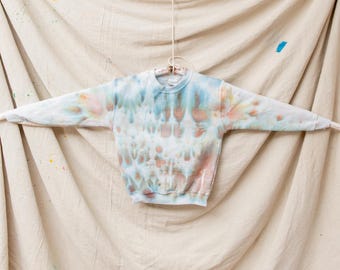 Meadows Jugend Hand Tie Dye Sweatshirt Kinder Gender Neutral weiche Baumwollmischung Rundhalsausschnitt Sz XS (2-4) Boho Tie Dye Loungewear Geschenk Artisan