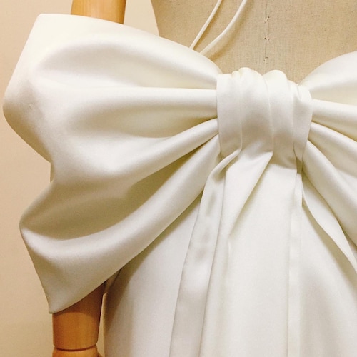 Detachable wedding bow in the back of bridal dress/ Design 3D White Long train bridal bow/ off-white-ivory Satin luxury shops belt bow