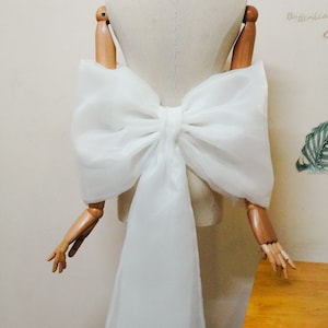 Warm white Detachable wedding bow in the back of bridal dress/ Design 3D White Long train bridal bow/ Organza luxury belt bow.