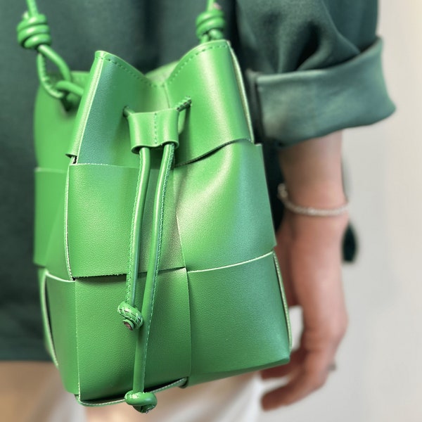 GREEN BUCKET BAG