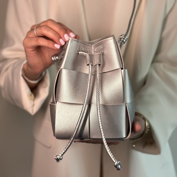 SILVER BUCKET BAG