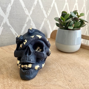 Skull Candle, Gothic Witch Candle, Homemade soy candle, Candle Gift, Halloween candle, Human Skull Candle, Skeleton Candle