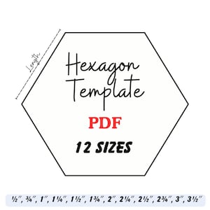 Könnte beinhalten: Ein schwarzer Umriss einer Sechseckform mit dem Text Hexagon Template in Schwarz, PDF in Rot und 12 SIZES in Schwarz. Unter dem Sechseck befindet sich eine Liste von 12 Größen in Zoll: 1/2", 3/4", 1", 1 1/4", 1 1/2", 1 3/4", 2", 2 1/4", 2 1/2", 2 3/4", 3", 3 1/2".
