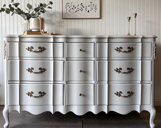 French Provincial Vintage 9 Drawer Dresser Buffet Entry Piece Changing ...